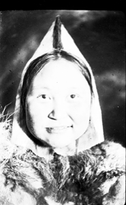 Image: Portrait: Inuit woman